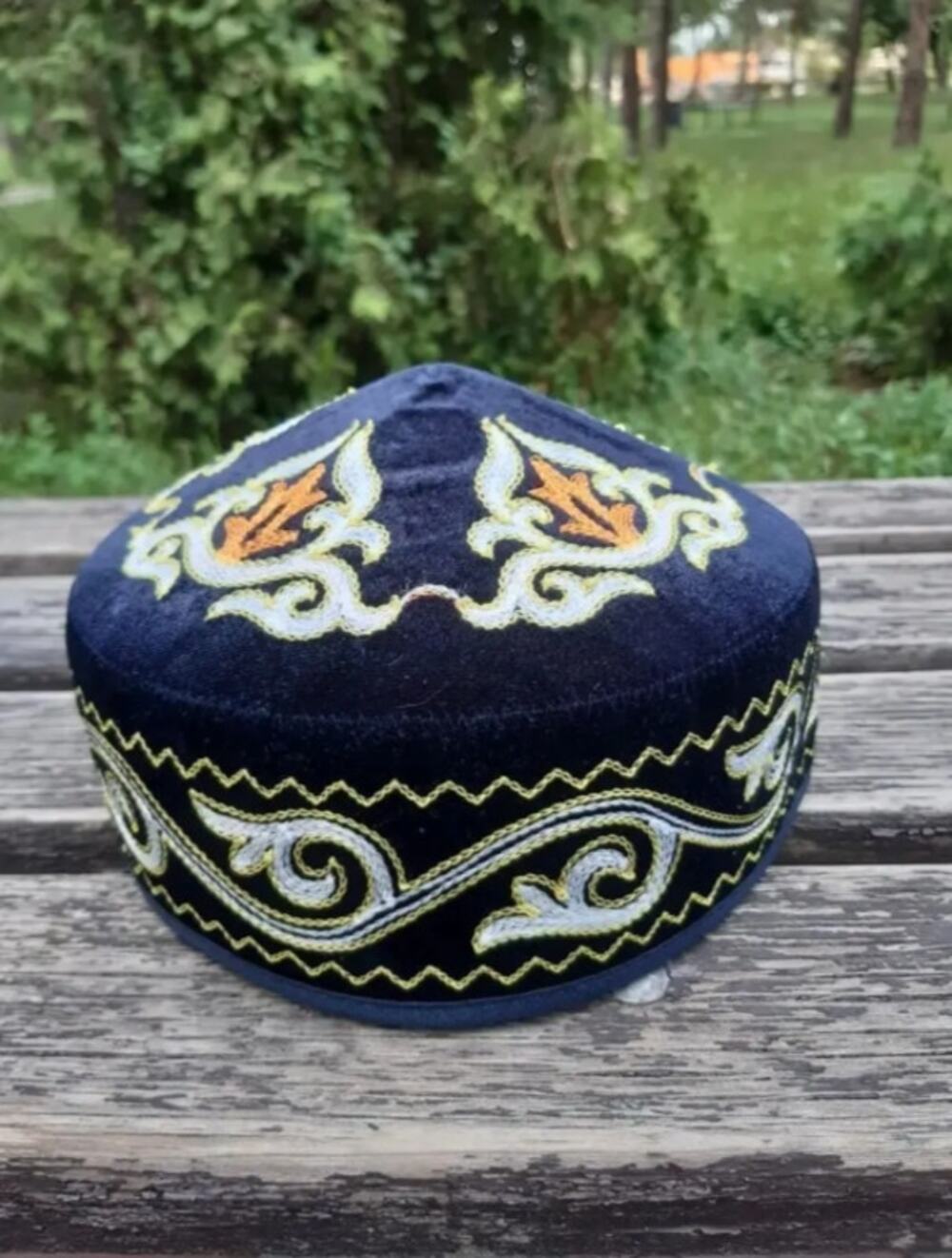 Kazakh Men's Embroidered Skullcap Tubeteika Size M (22.4–22.8 in)